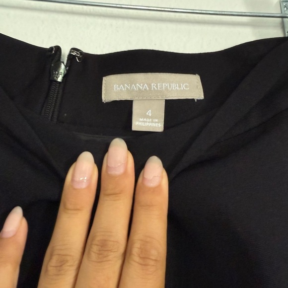 Banana Republic Classic Black A-Line Skirt - Picture 7 of 7